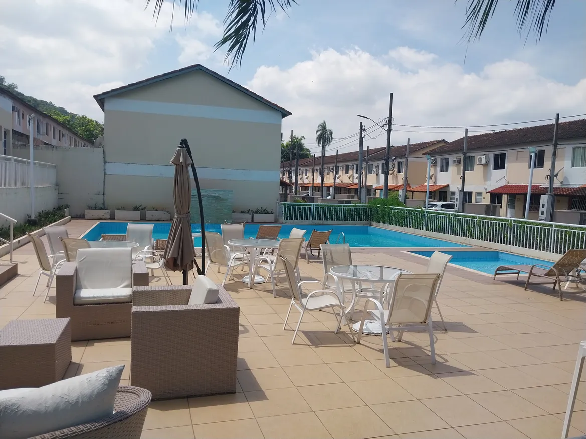 Casa Duplex 2 Quartos em Condomínio em Guaratiba