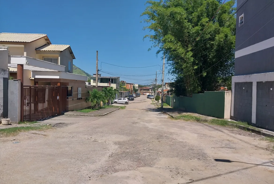 Terreno com 331m² condomínio fechado em Campo Grande