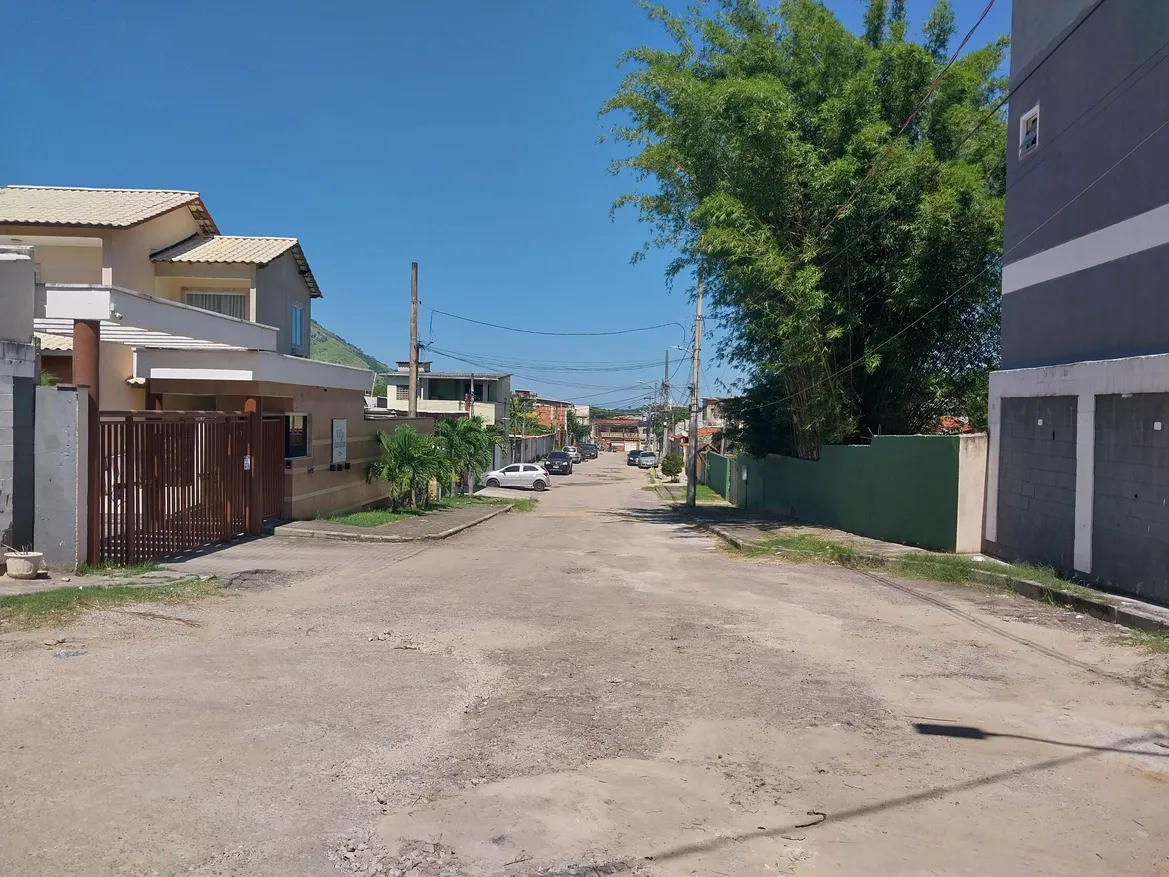 Terreno com 331m² condomínio fechado em Campo Grande
