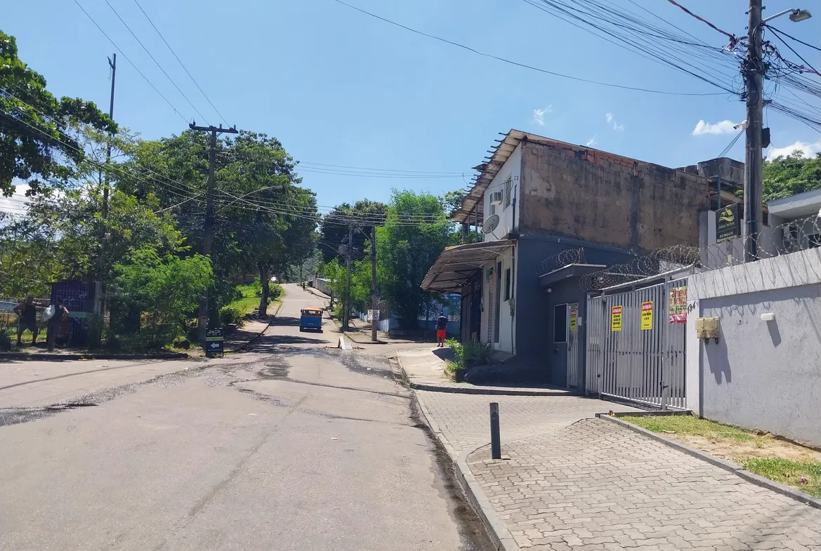 Terreno com 331m² condomínio fechado em Campo Grande