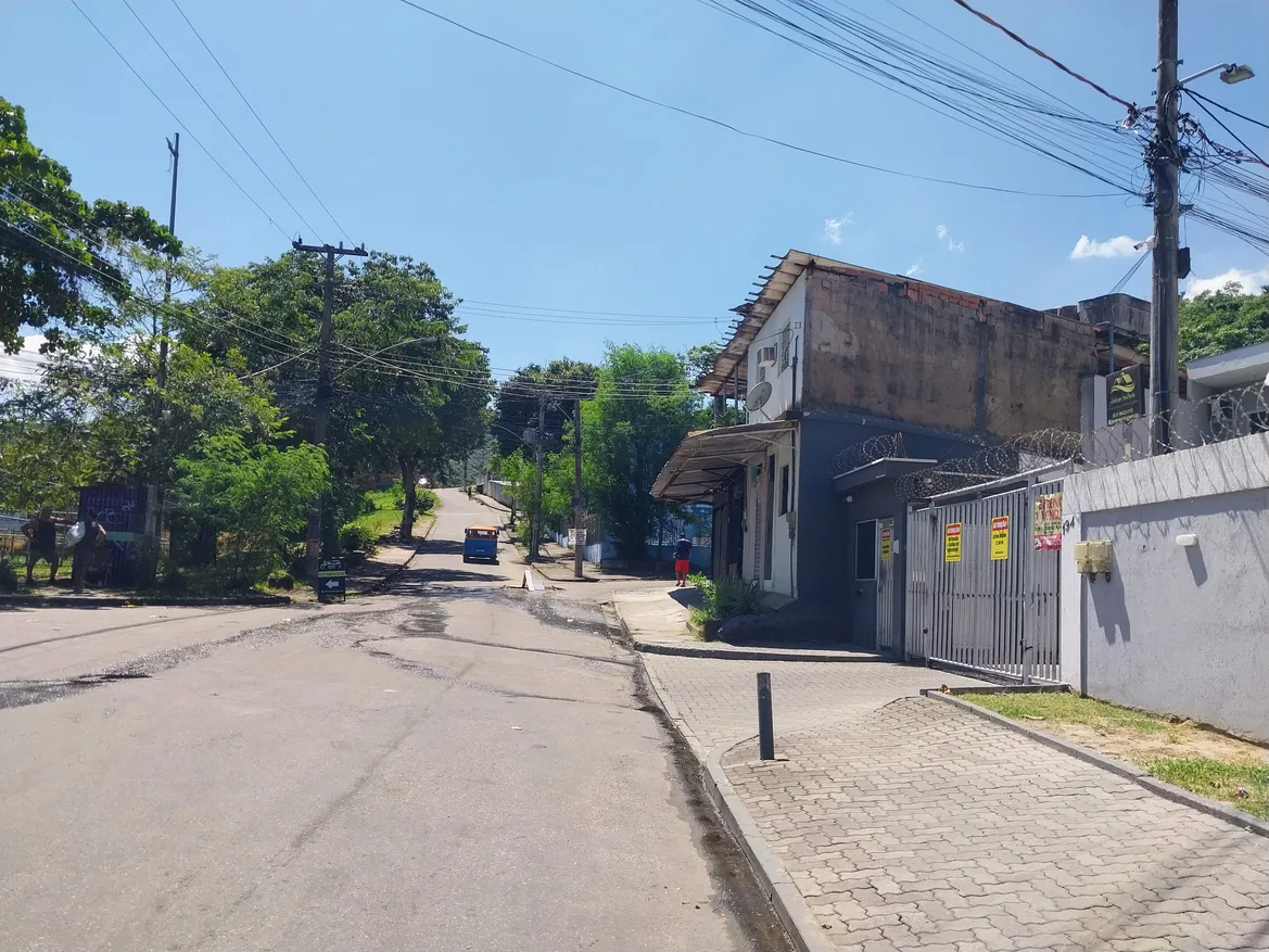 Terreno com 331m² condomínio fechado em Campo Grande