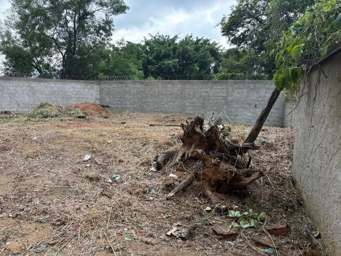 Terreno com 331m² condomínio fechado em Campo Grande
