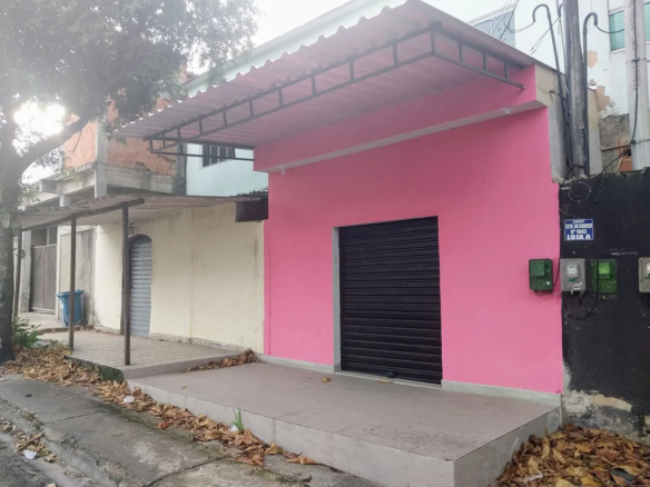 2 Casas 280m² com 4 quartos ótima localização na Estrada do Cabuçu