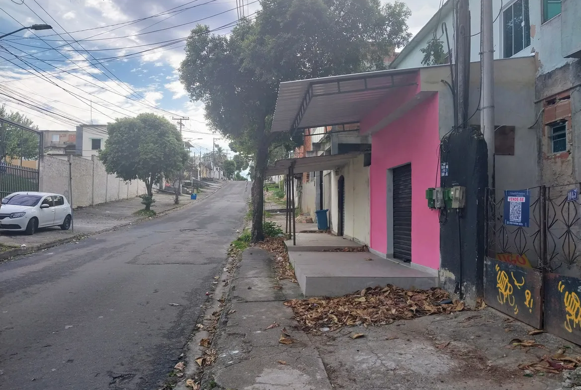 2 Casas 280m² com 4 quartos ótima localização na Estrada do Cabuçu