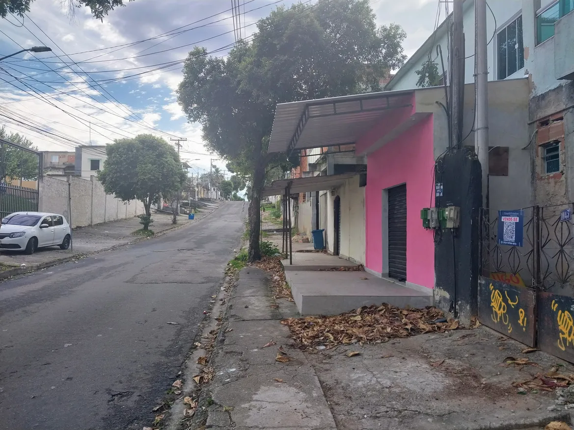 2 Casas 280m² com 4 quartos ótima localização na Estrada do Cabuçu