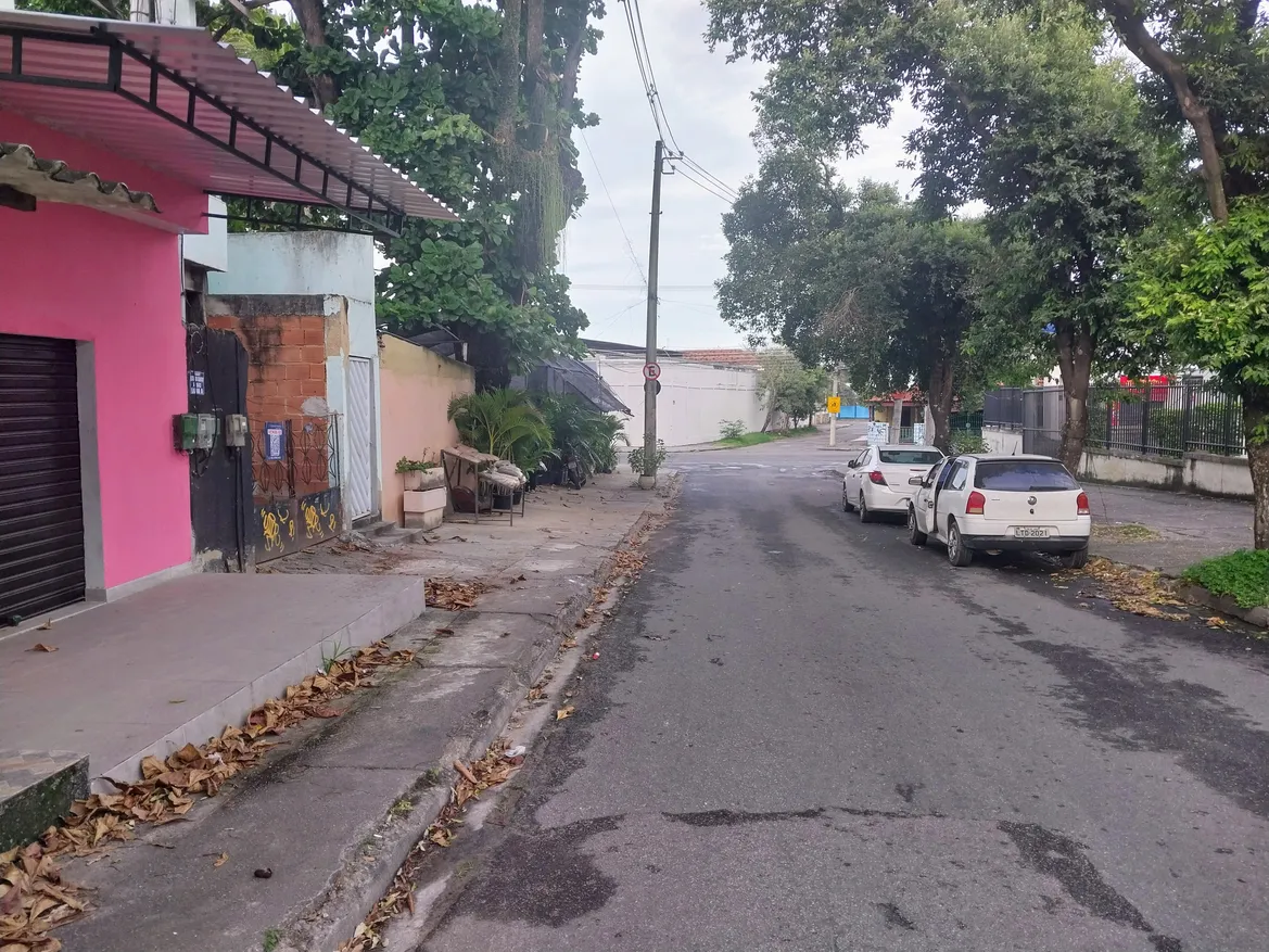 2 Casas 280m² com 4 quartos ótima localização na Estrada do Cabuçu