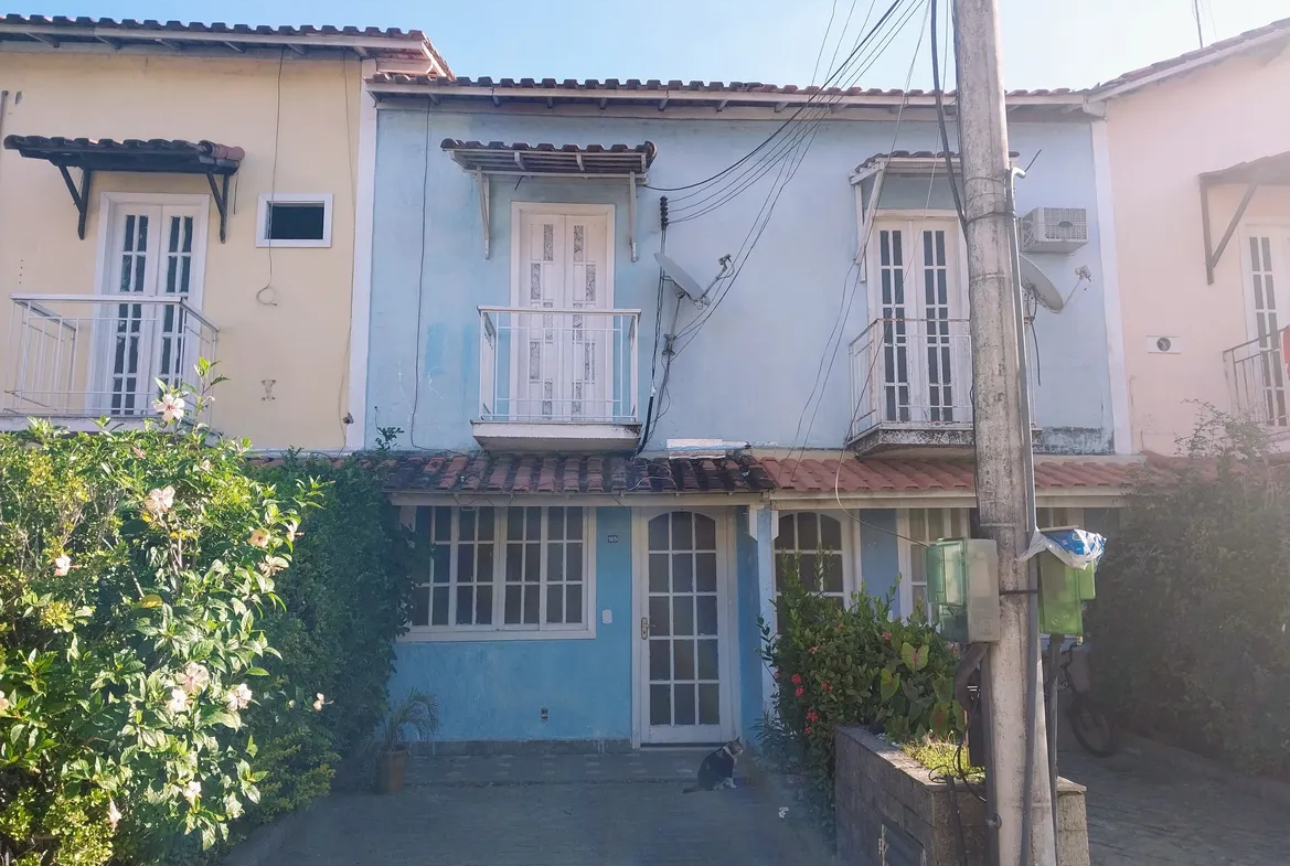 Casa dúplex com 2 quartos e sacada em Campo Grande