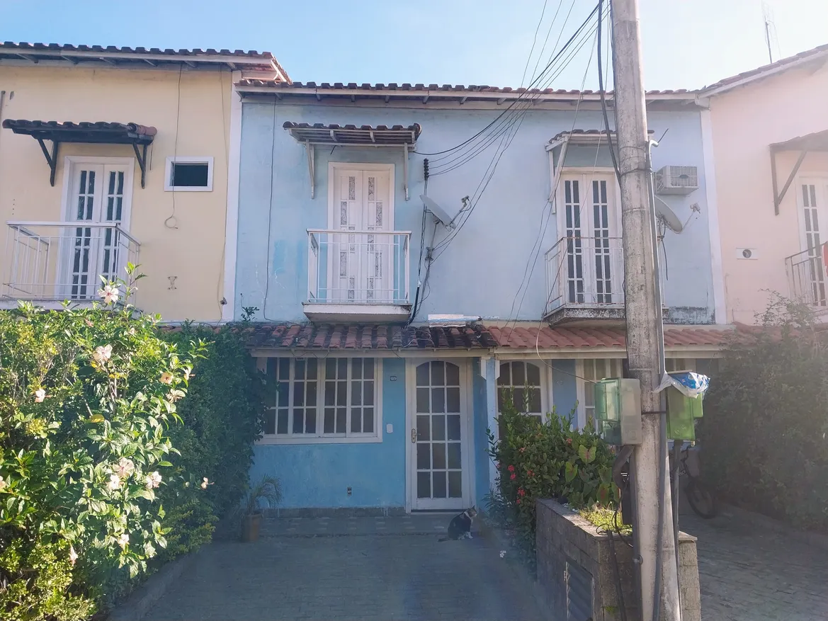 Casa dúplex com 2 quartos e sacada em Campo Grande