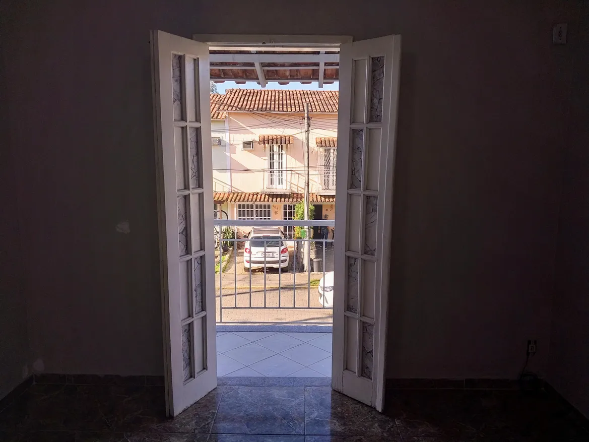 Casa dúplex com 2 quartos e sacada em Campo Grande